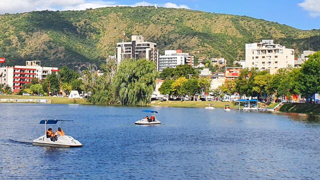 Pleno centro de Villa Carlos Paz durante el último fin de semana. (Foto: VíaCarlosPaz).