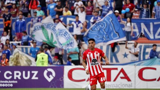 Golazo de Jonás Acevedo para poner arriba a Instituto ante Godoy Cruz. El Tomba lo emptó con otro gol bárbaro (Prensa Instituto).