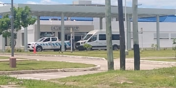 Los trabajadores de la salud que dieron positivo en Ingeniero Juárez llegaron al Interdistrital Evita al mediodía de hoy