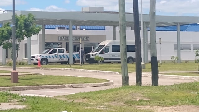 Los trabajadores de la salud que dieron positivo en Ingeniero Juárez llegaron al Interdistrital Evita al mediodía de hoy