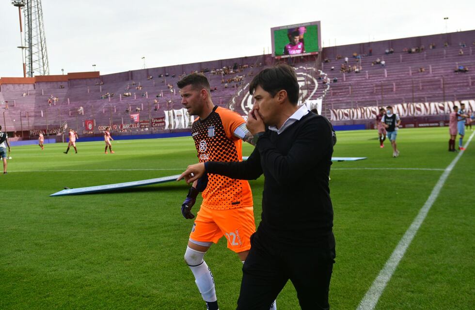 ¿Y el Cacique Medina? Inter de Porto Alegre va por otro entrenador