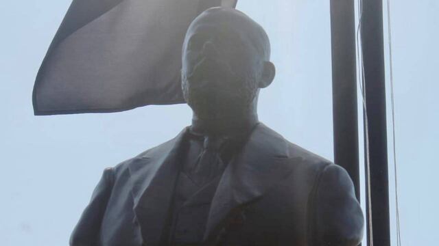 Restauraron el busto de Isaac Newell