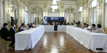 El gobernador Juan Manzur se reunió con representantes de Simoca y Graneros