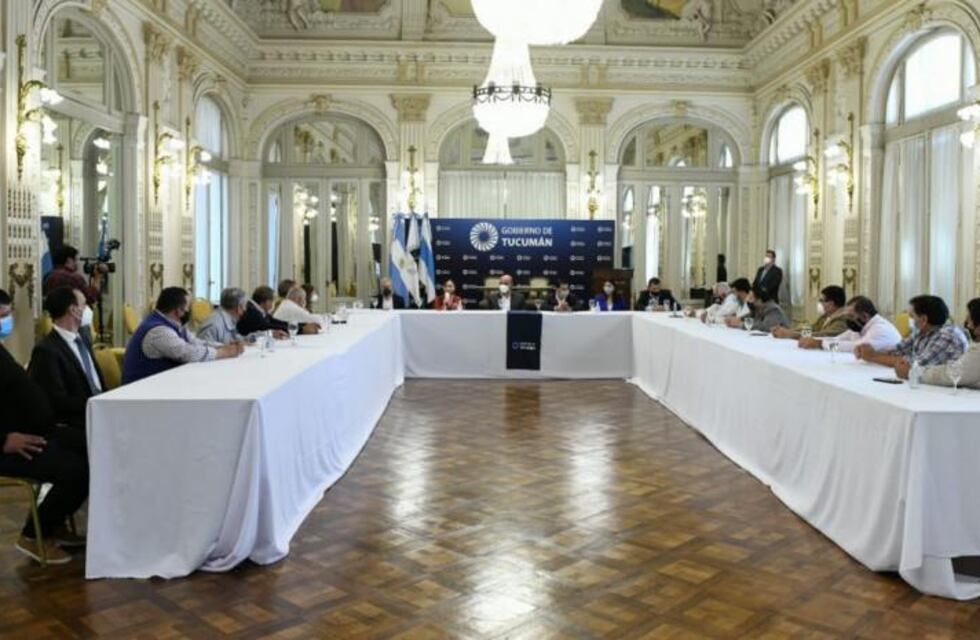 Intendentes y delegados comunales analizaron la situación sanitaria junto al gobernador Manzur