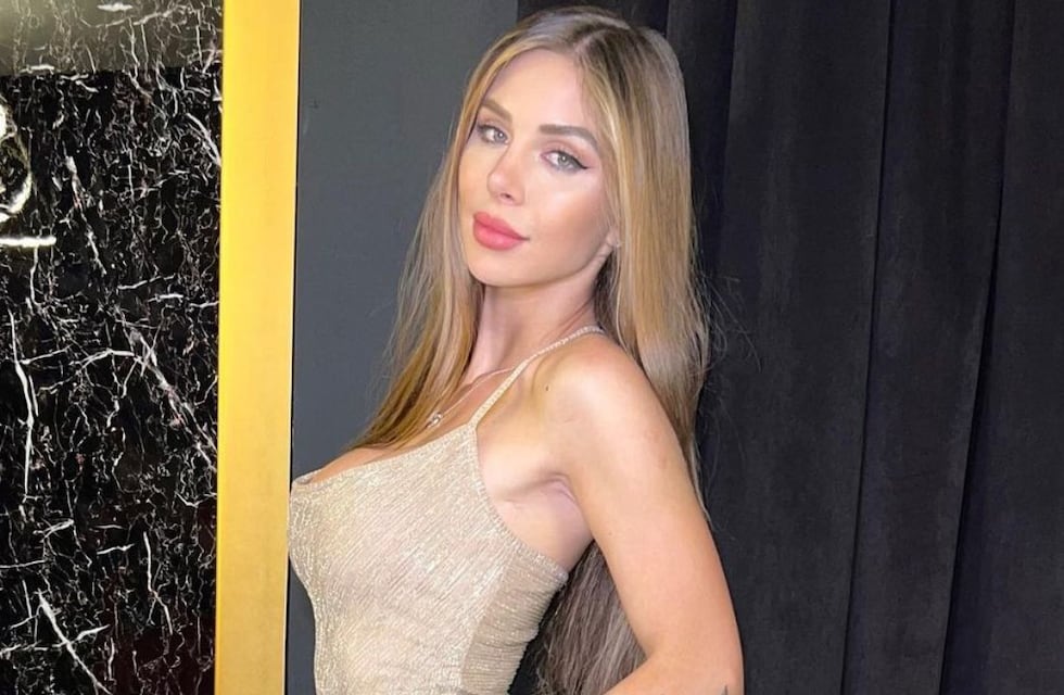 Romina Malaspina apostó a un pantalón cut out en su noche como DJ en Pinamar