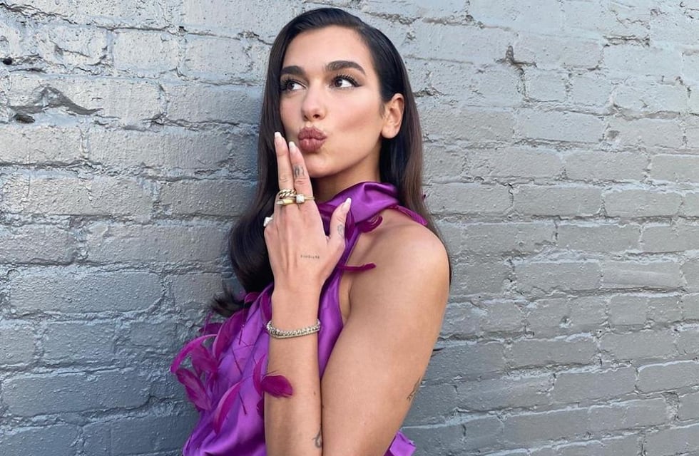 Vestido y top de transparencias: Dua Lipa deslumbró con estos looks desde Italia