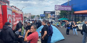 Sin acuerdo, continúa el acampe policial en Posadas.