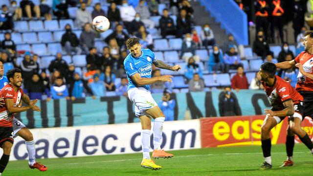 Con la cabeza en ganar. Pablo Vegetti acertó y Belgrano sigue en carrera (Foto: Javier Ferreyra / La Voz)