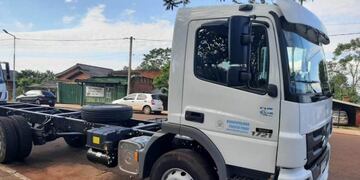 Puerto Piray: la empresa Arauco donó un camión compactador a la comunidad