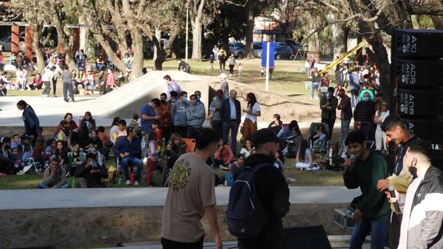 El renovado parque Sarmiento fue escenario de música urbana y competencias de Skate