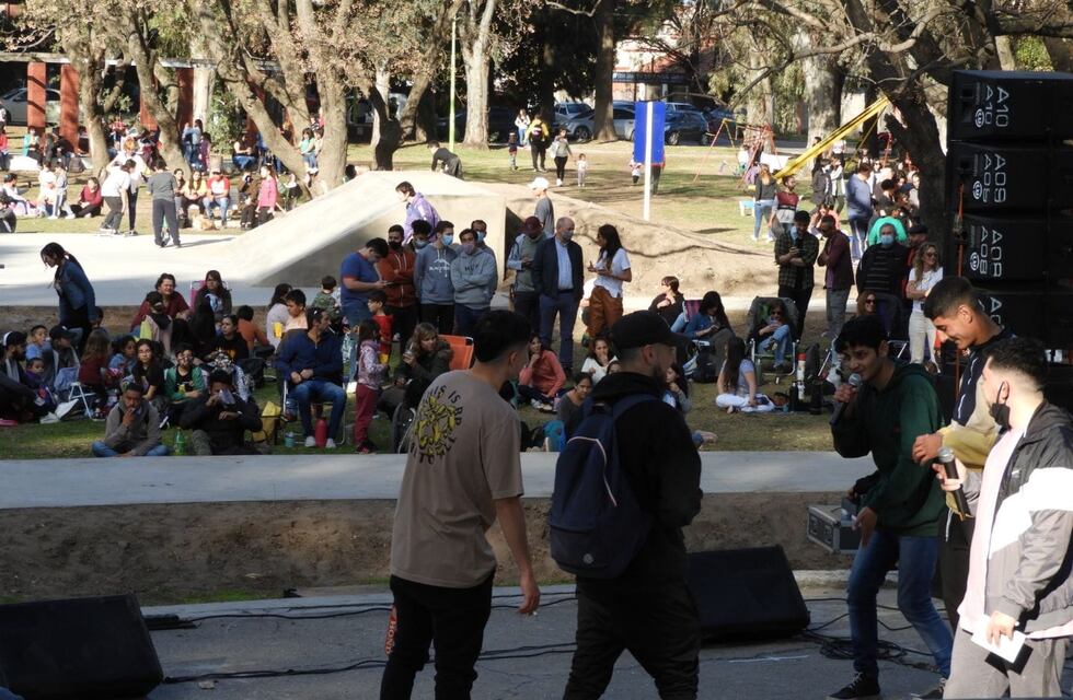 Música urbana y competencias de Skate en el parque Sarmiento