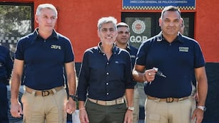 El jefe de Policía Gutiérrez, el ministro Quinteros y el ahora exjefe de la Caminera Ochoa Roldán en un acto oficial. Hay nuevo titular en la Policía Caminera (Policía)