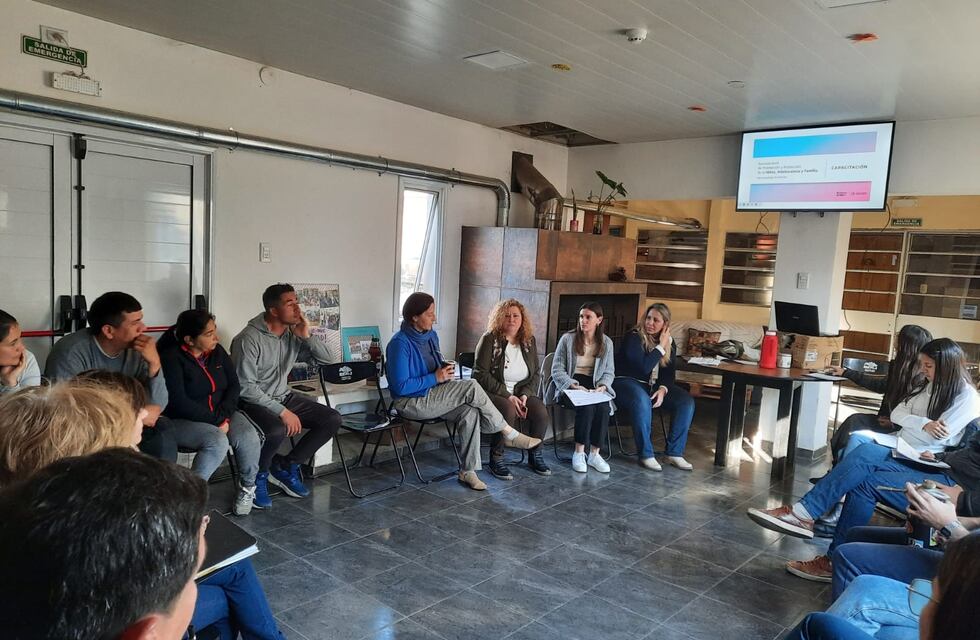 El servicio local de Niñez capacita sobre protocolos de actuación