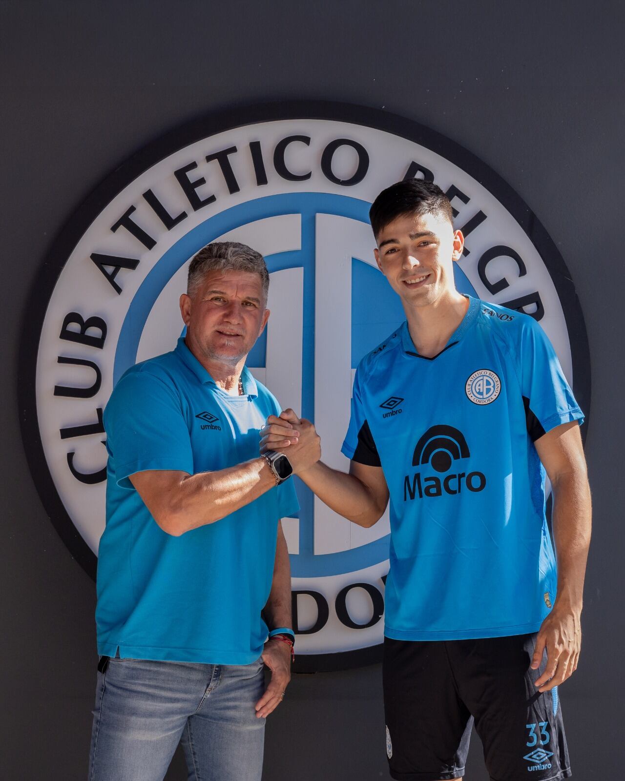 Gastón Martínez firmó su primer contrato profesional en Belgrano