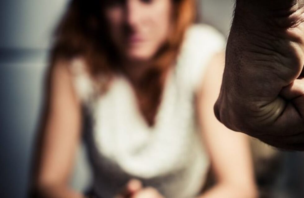 Vecinos bahienses confrontaron a un hombre que golpeó a su pareja en la zona céntrica