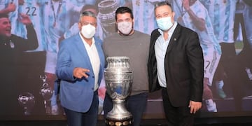 Chiqui Tapia agradeció a Instituto y a Juan Manuel Cavagliatto por el reconocimiento a la Selección argentina y la obtención de la Copa América (La Voz).