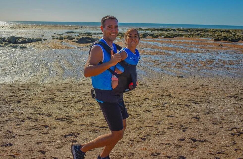 Una niña de Río Negro nació sin brazos ni piernas, pero soñaba con ganar una maratón y pudo hacerlo gracias a su padre