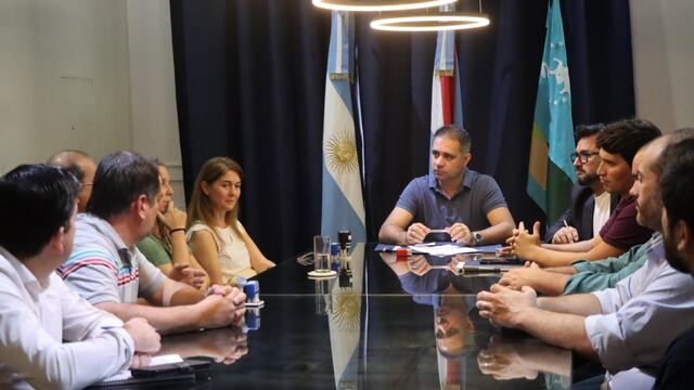 Firma convenio con escuelas técnicas