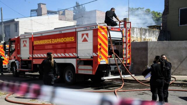 Trágico incendio de una vivienda en zona norte. (@MauroYasprizza)