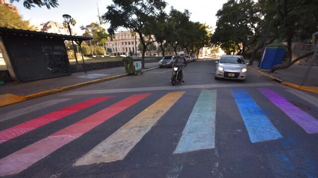En el Día Internacional del Orgullo LGBT, así luce la senda (Facundo Luque).