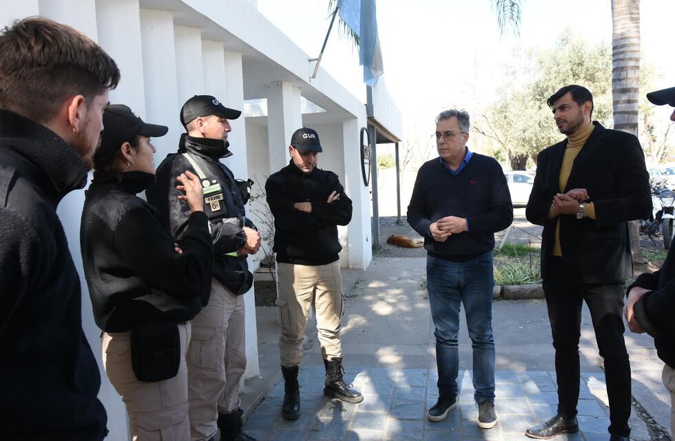 El Intendente reconoció a los agentes de la GUR que le salvaron la vida a un niño