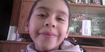 Buscan recaudar dinero para llevar adelante un tratamiento ortopédico para Agustina Gómez de 12 años que vive en San Carlos.