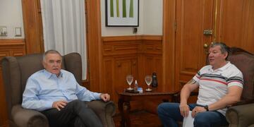 El gobernador Osvaldo Jaldo, recibió al secretario general Delegación Tucumán de la Unión Argentina de Trabajadores Rurales y Estibadores (UATRE), Germán Ferrari.