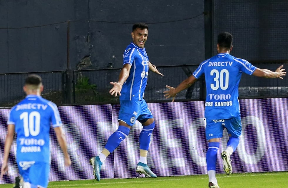 Godoy Cruz goleó 4-2 a Racing en un partido vibrante