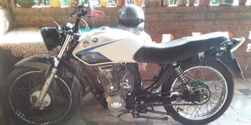 Eldorado: dejó su motocicleta estacionada y fue sustraída.