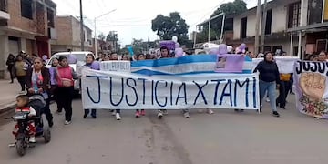 Decenas de mujeres, familiares, allegados y vecinos en general han salido a las calles de Fraile Pintado el lunes último y este martes demandando respuestas a la desaparición de la joven Tamara Fierro.