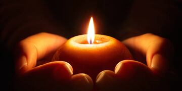 En la senda espiritual, la vela de los 7 arcángeles se erige como una luz que ilumina el camino hacia la elevación espiritual.