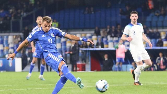 Mateo Retegui convirtió el gol de Italia en la derrota ante Inglaterra. Foto: EFE.