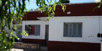 A un policía se le escapó un tiro y mató a su cuñada en barrio General Urquiza (José Hernández / La Voz).