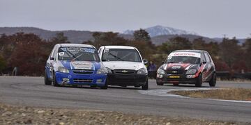 Nueva fecha de APAP y ACTCF en el autódromo de Tolhuin. Foto: MZL Deportes.