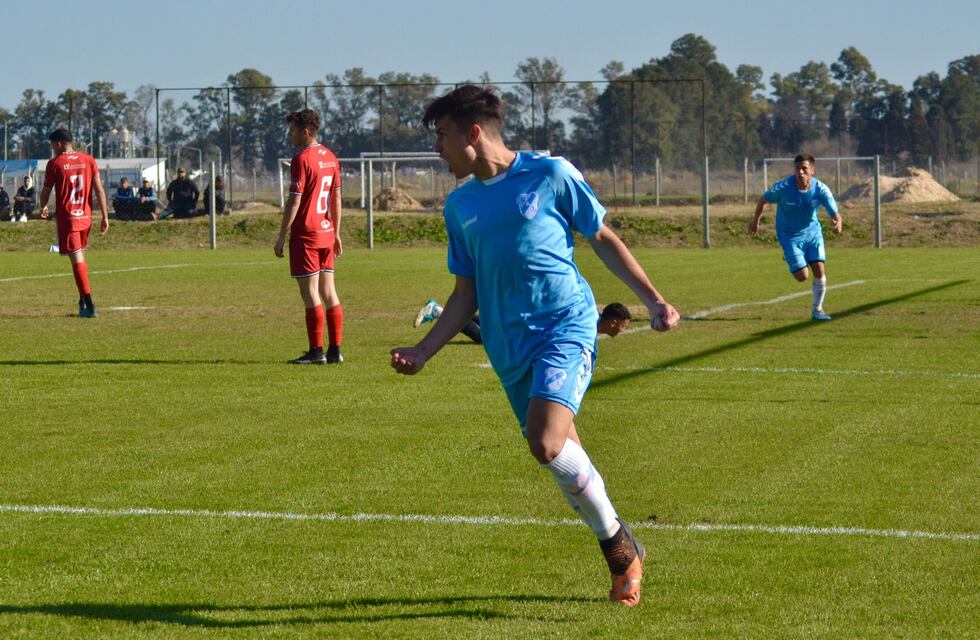 Bruno Cazanave fue titular en el empate de la reserva de Temperley ante Ferro