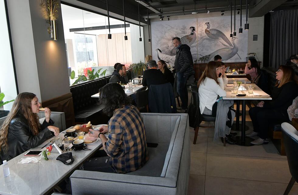 Más flexibilización: bares y restaurantes puntanos podrán funcionar con un 50% de ocupación