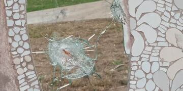 Vandalismo en el paseo de la memoria