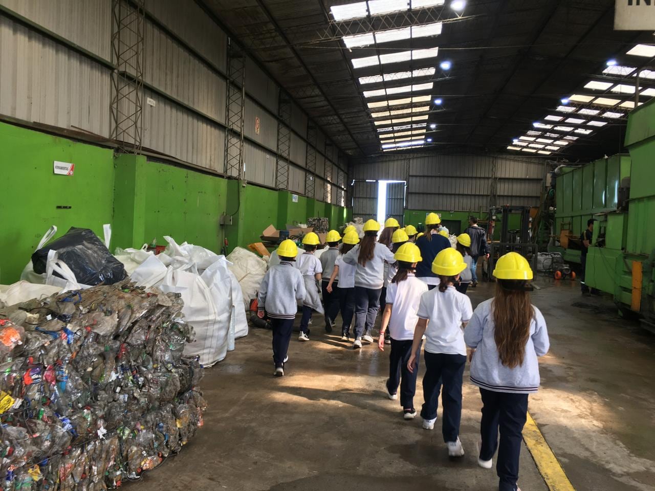 Charlas de educación y concientización ambiental