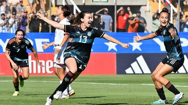 Sophia Braun festeja un gol con la camiseta Argentina. (Foto: Stefi León)