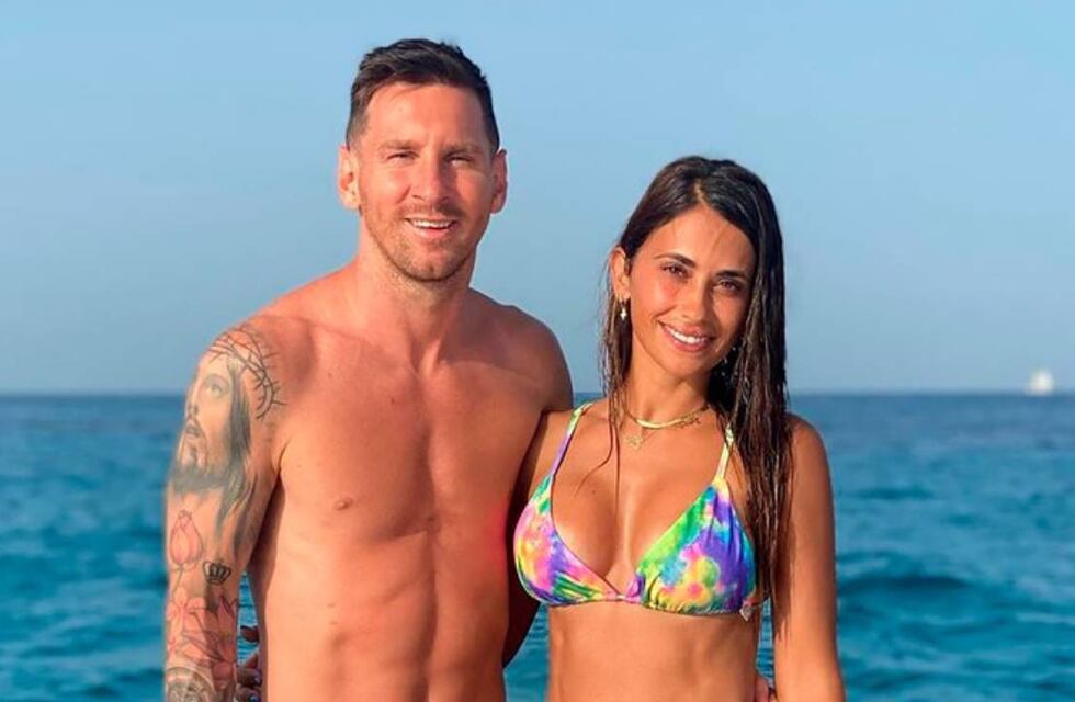 Antonela Roccuzzo compartió una selfie de apoyo a Lionel Messi rumbo a París