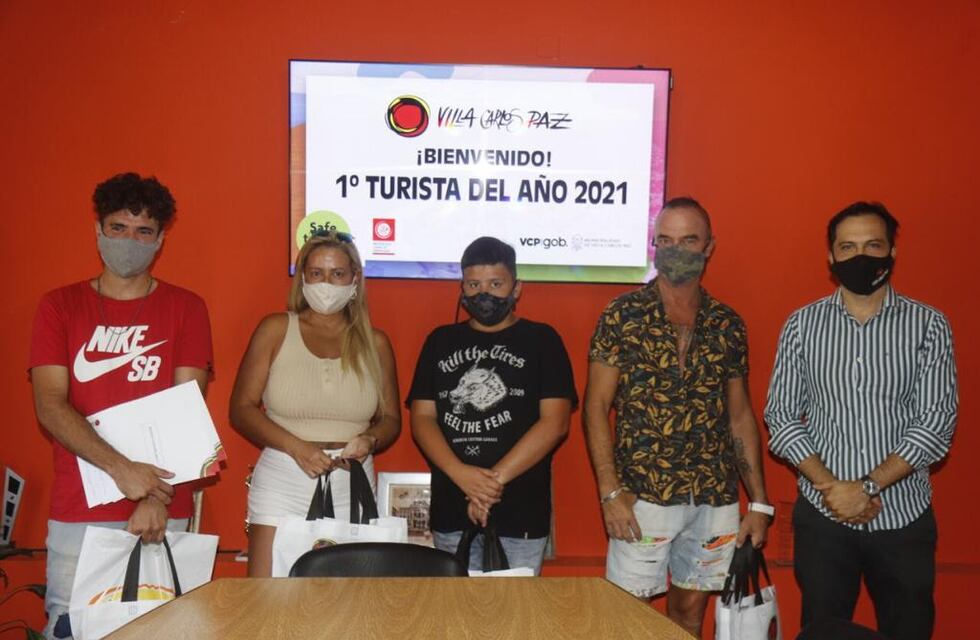 Llenaron de premios a los primeros turistas en arribar a Carlos Paz este 2021