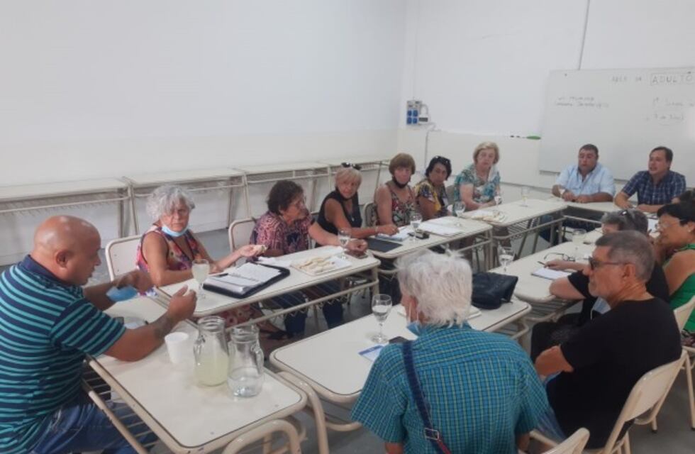 Reunión de trabajo con el Consejo Municipal del Adulto Mayor a cargo de Mauricio Vaschetto