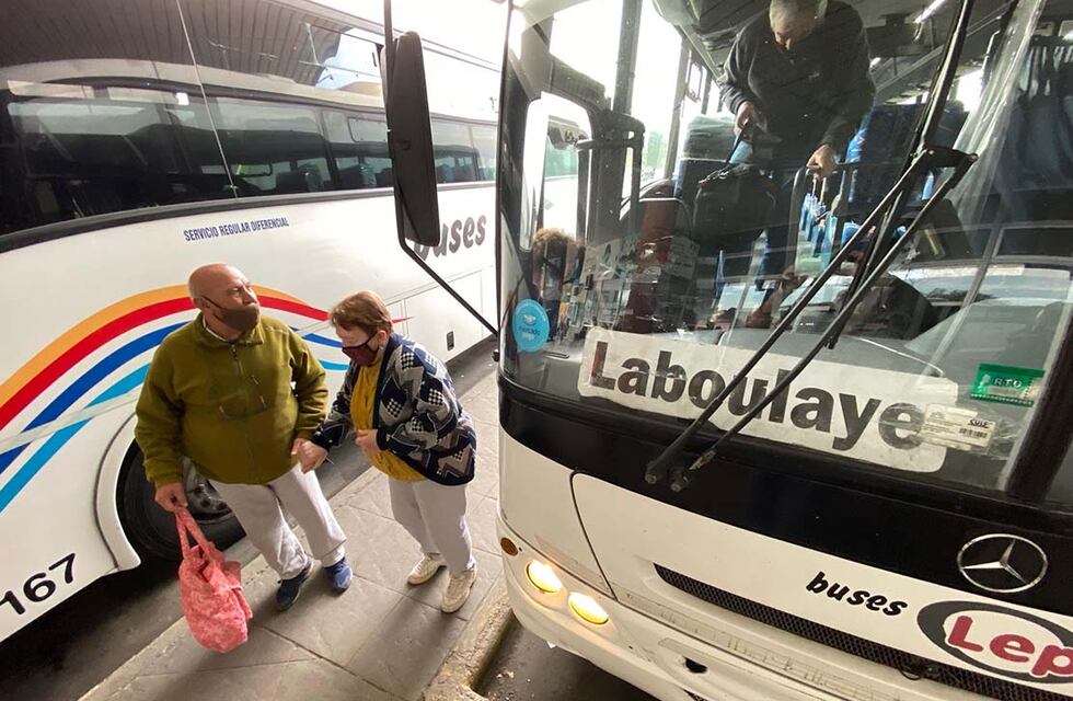 Transporte interurbano de Córdoba: podrán llevar el 40% de pasajeros parados