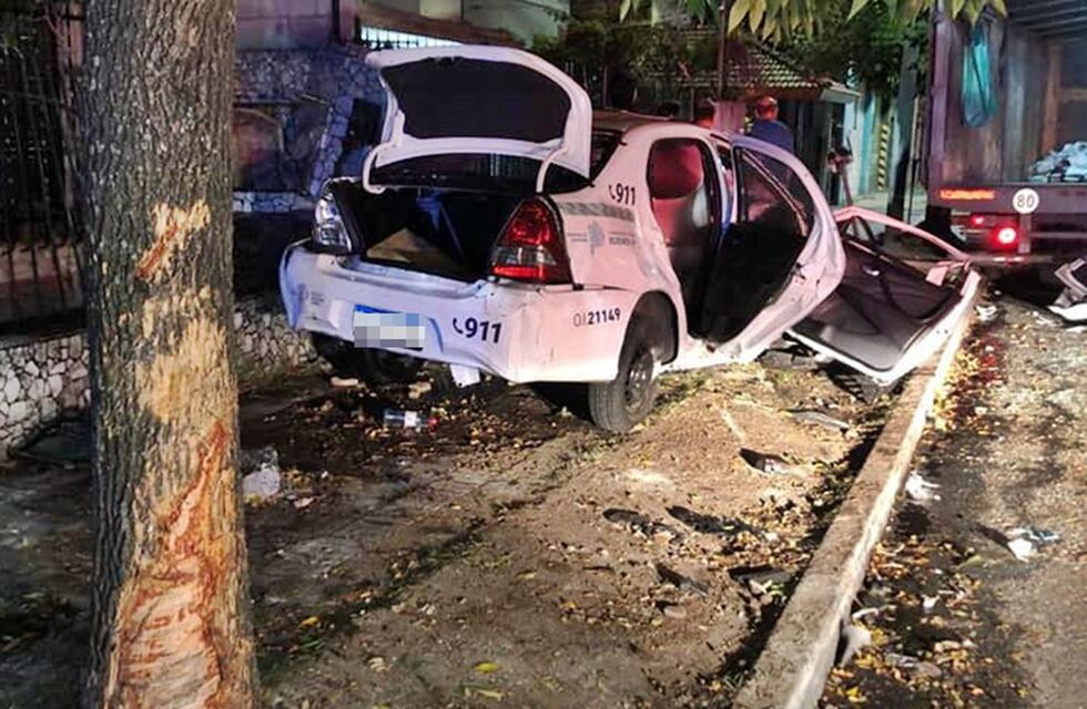 Lomas de Zamora: un patrullero terminó incrustado en una casa