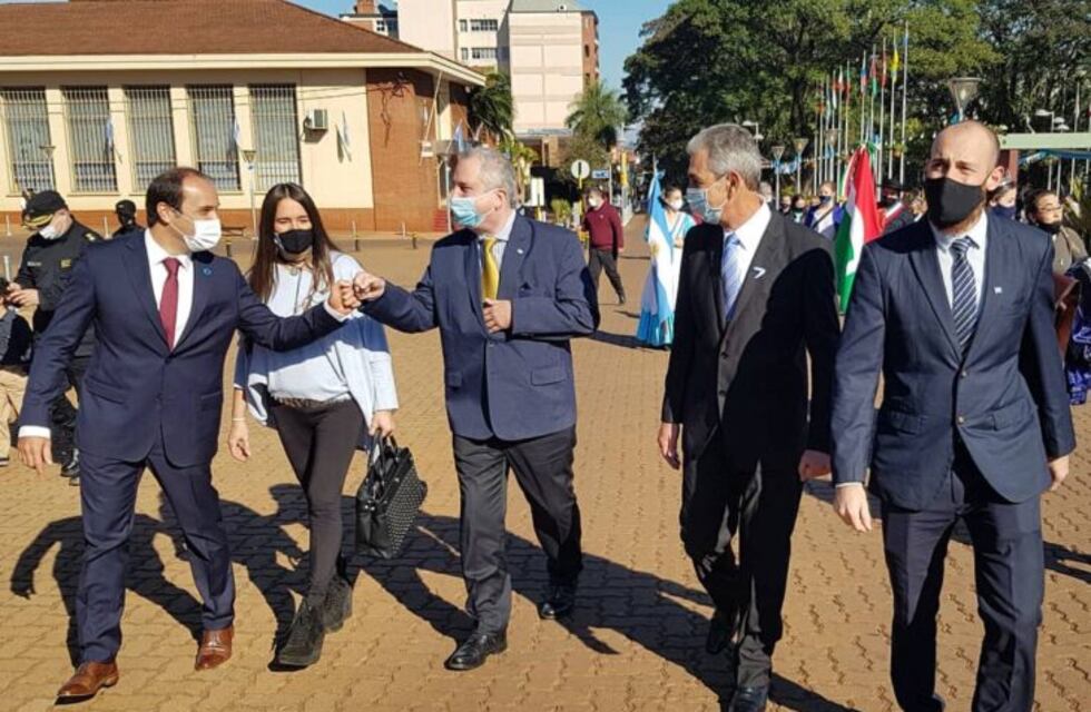 Por el 93° aniversario de la ciudad de Oberá, estuvo presente el Diputado provincial y ex gobernador de la provincia, Hugo Passalacqua