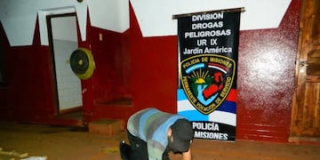 Los bultos fueron trasladados a la unidad de Bomberos de Jardín América para su contabilización y pesaje.