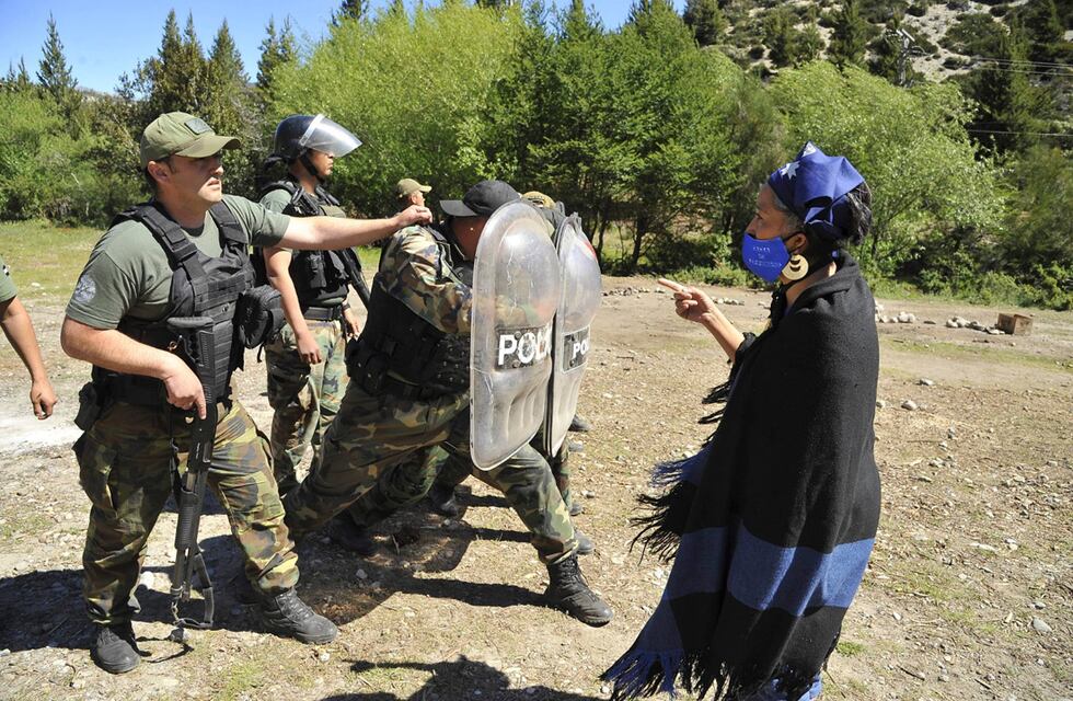 Suspendieron la entrega de tierras estatales a la comunidad mapuche en Bariloche: los motivos de la Corte