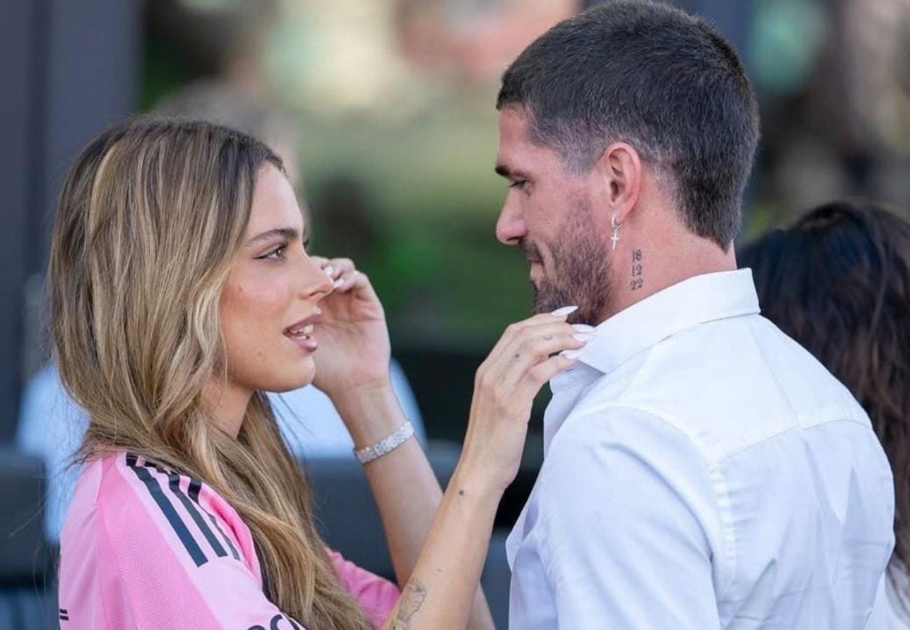 Tini Stoessel acompañó a Rodrigo De Paul y sus hijos en la presentación del Inter Miami: del romántico gesto a los abrazos