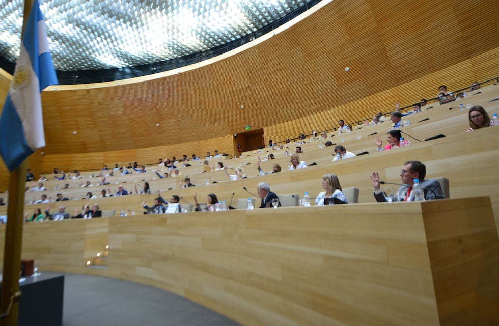 Al “banquillo” de la Legislatura de Córdoba: Oscar González será citado para ejercer su defensa
