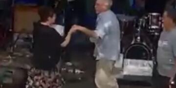 La pareja llamó la atención de todos los presentes y fue furor en las redes.